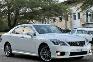Toyota Crown 2010 White