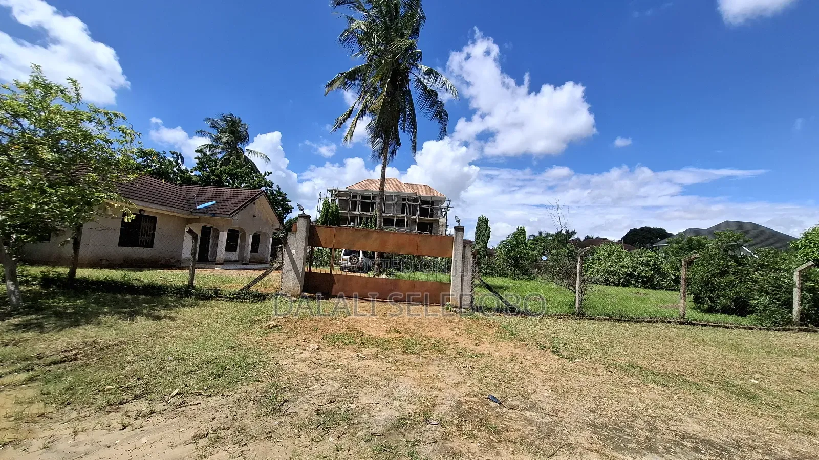 Corner Plot at Mbweni and House Inside
