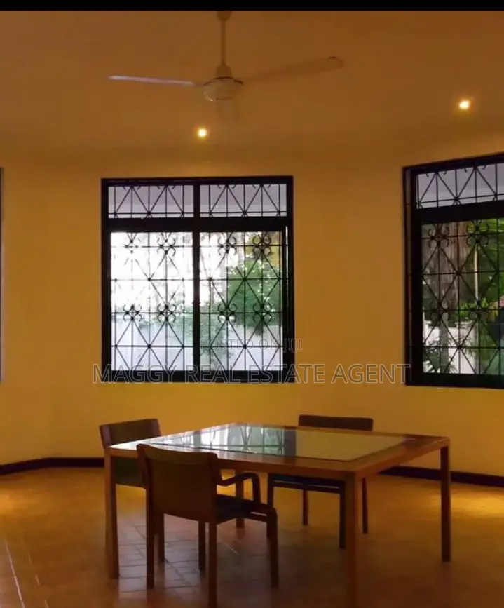 8bdrm Bungalow in Kidimbwi, Mbezi Beach for sale
