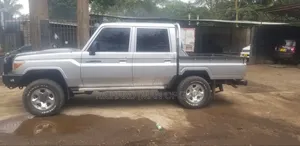 Toyota Land Cruiser 2015 Silver