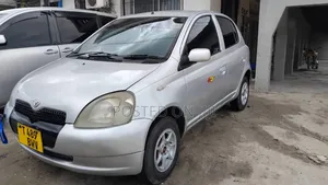 Toyota Vitz 2003 Silver