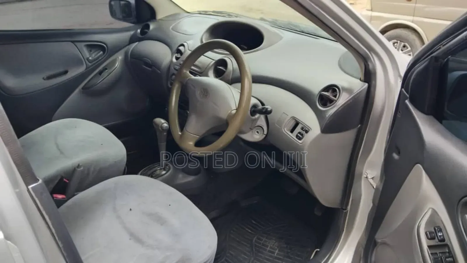 Toyota Vitz 2003 Silver