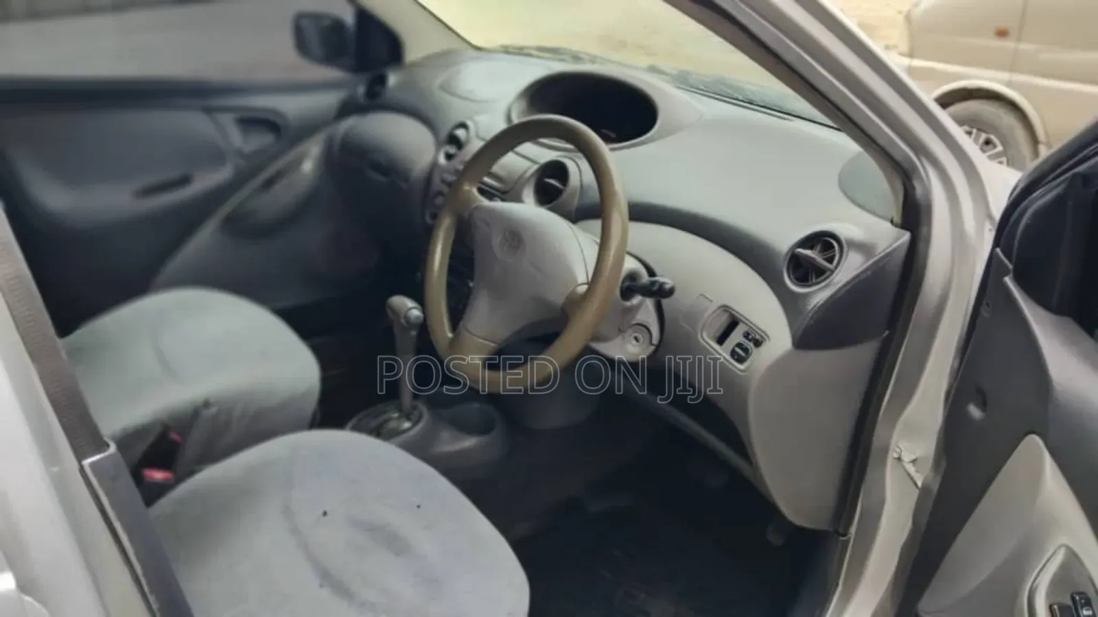 Toyota Vitz 2003 Silver