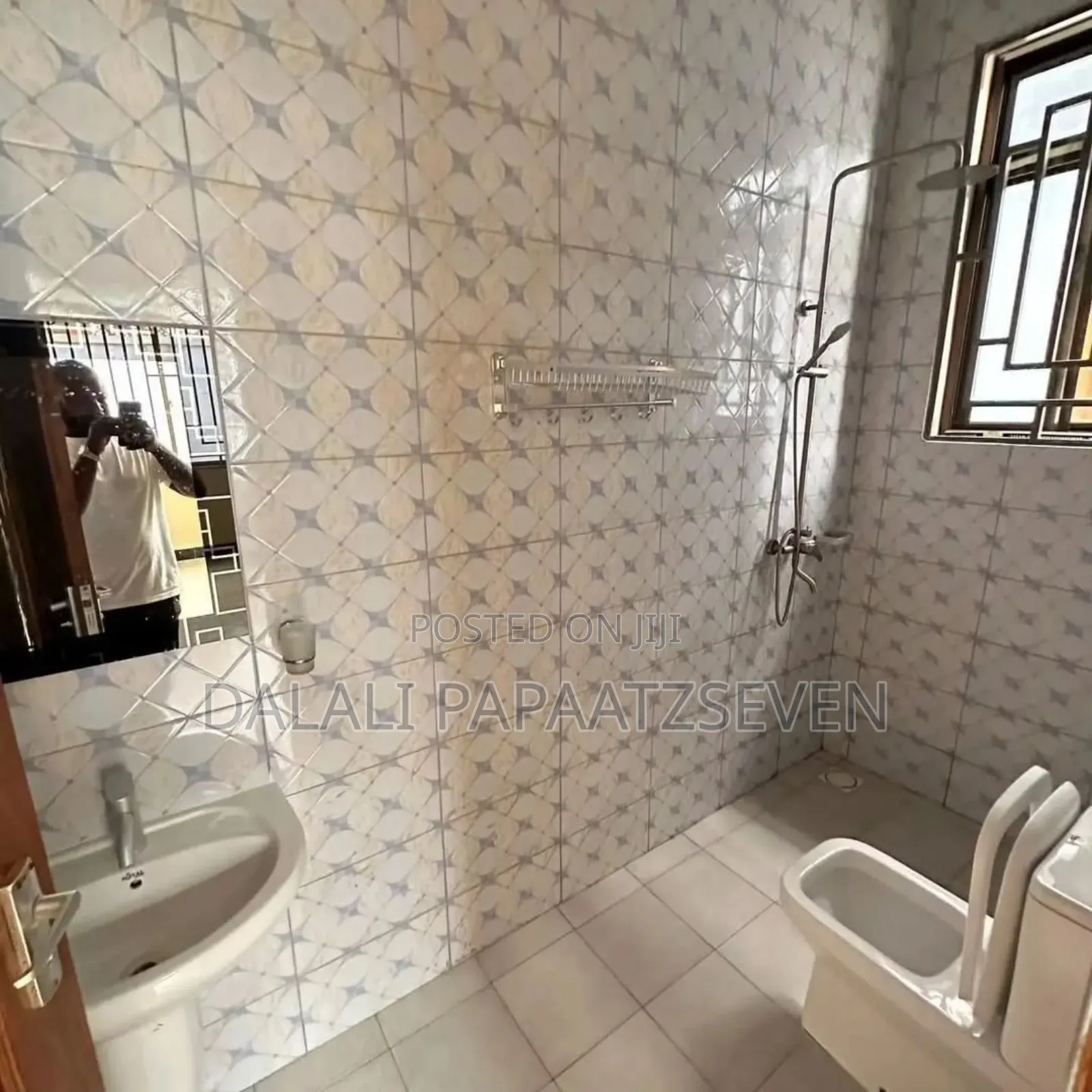 3bdrm Apartment in Dalalipapaatzseven, Kinondoni for rent