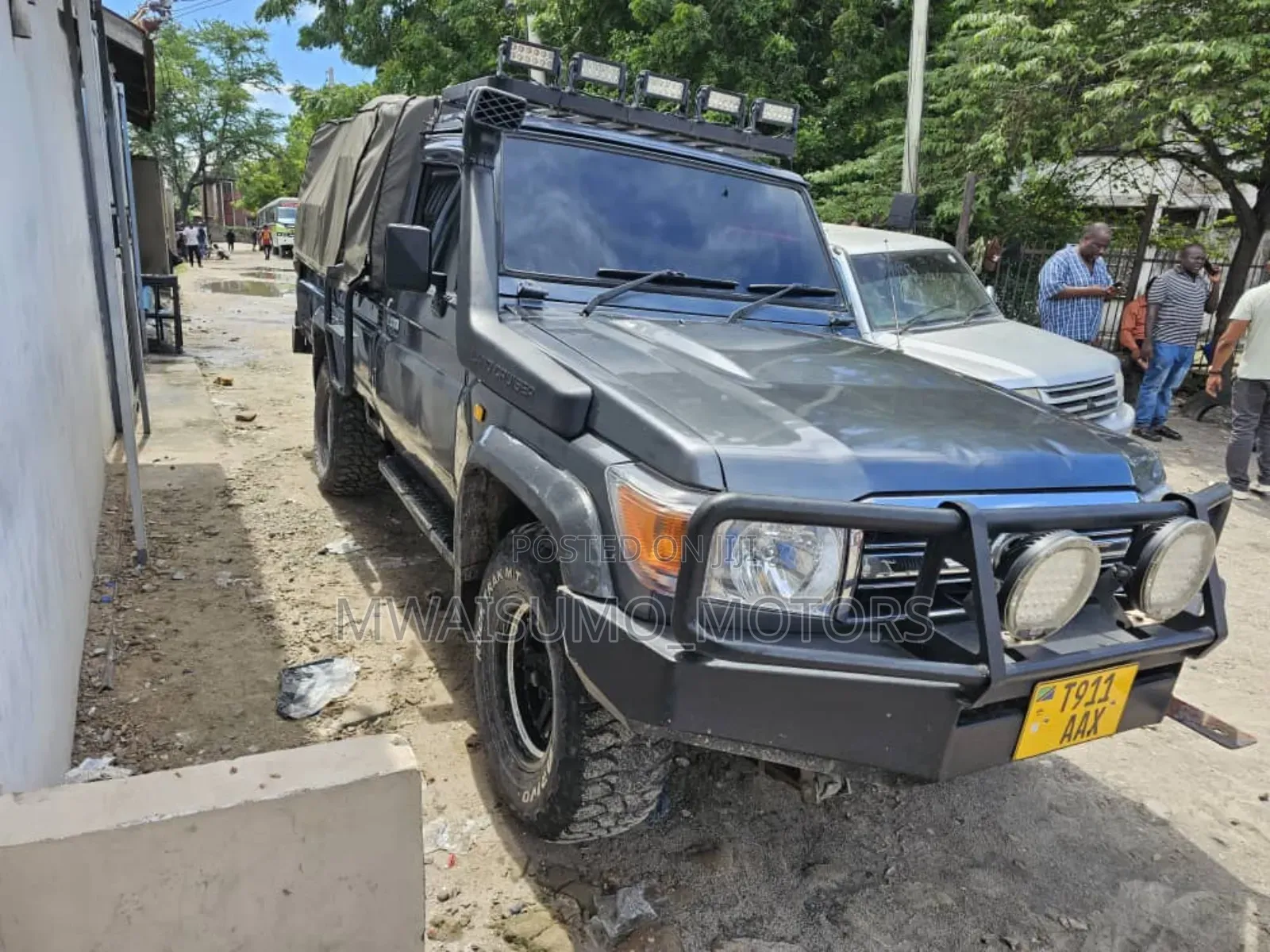 Toyota Land Cruiser 1998 Gray