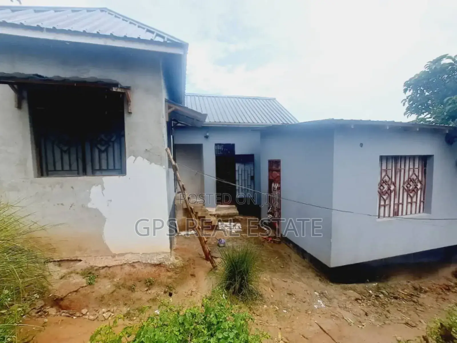 4bdrm Apartment in Mbezi Kwa Msuguri, Kinondoni for sale