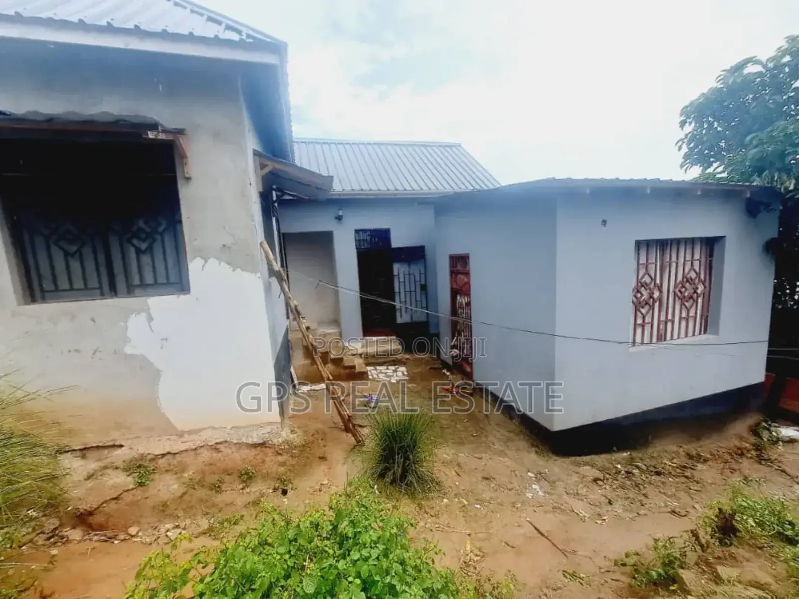 4bdrm Apartment in Mbezi Kwa Msuguri, Kinondoni for sale