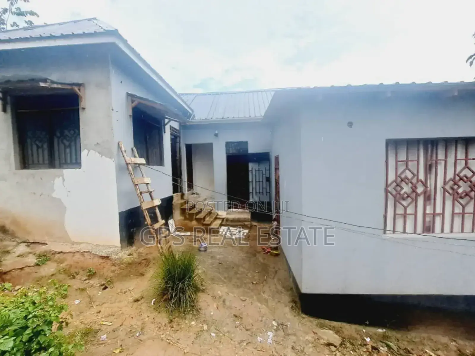 4bdrm Apartment in Mbezi Kwa Msuguri, Kinondoni for sale