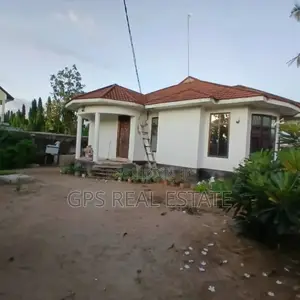 3bdrm House in Ununio, Kinondoni for sale