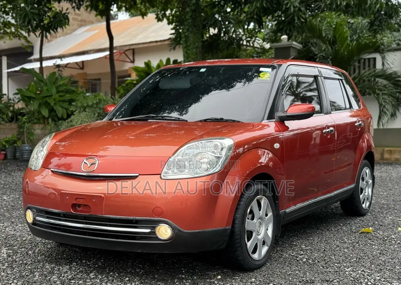Mazda Verisa 2009 Orange