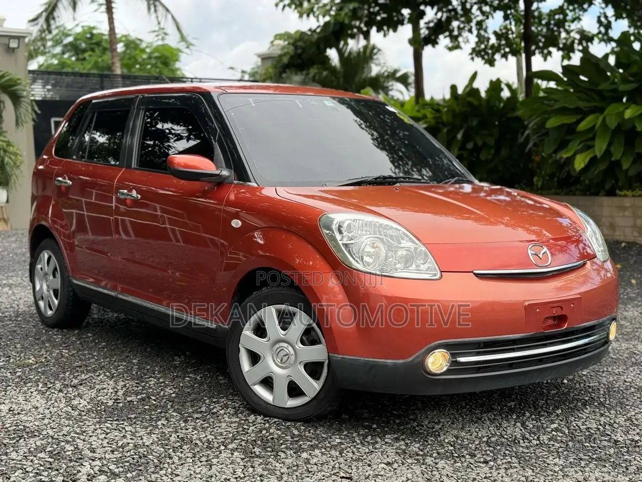 Mazda Verisa 2009 Orange