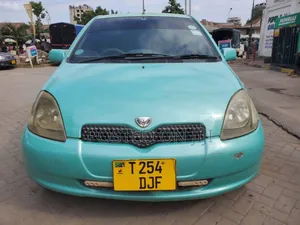 Toyota Vitz 2002 Green