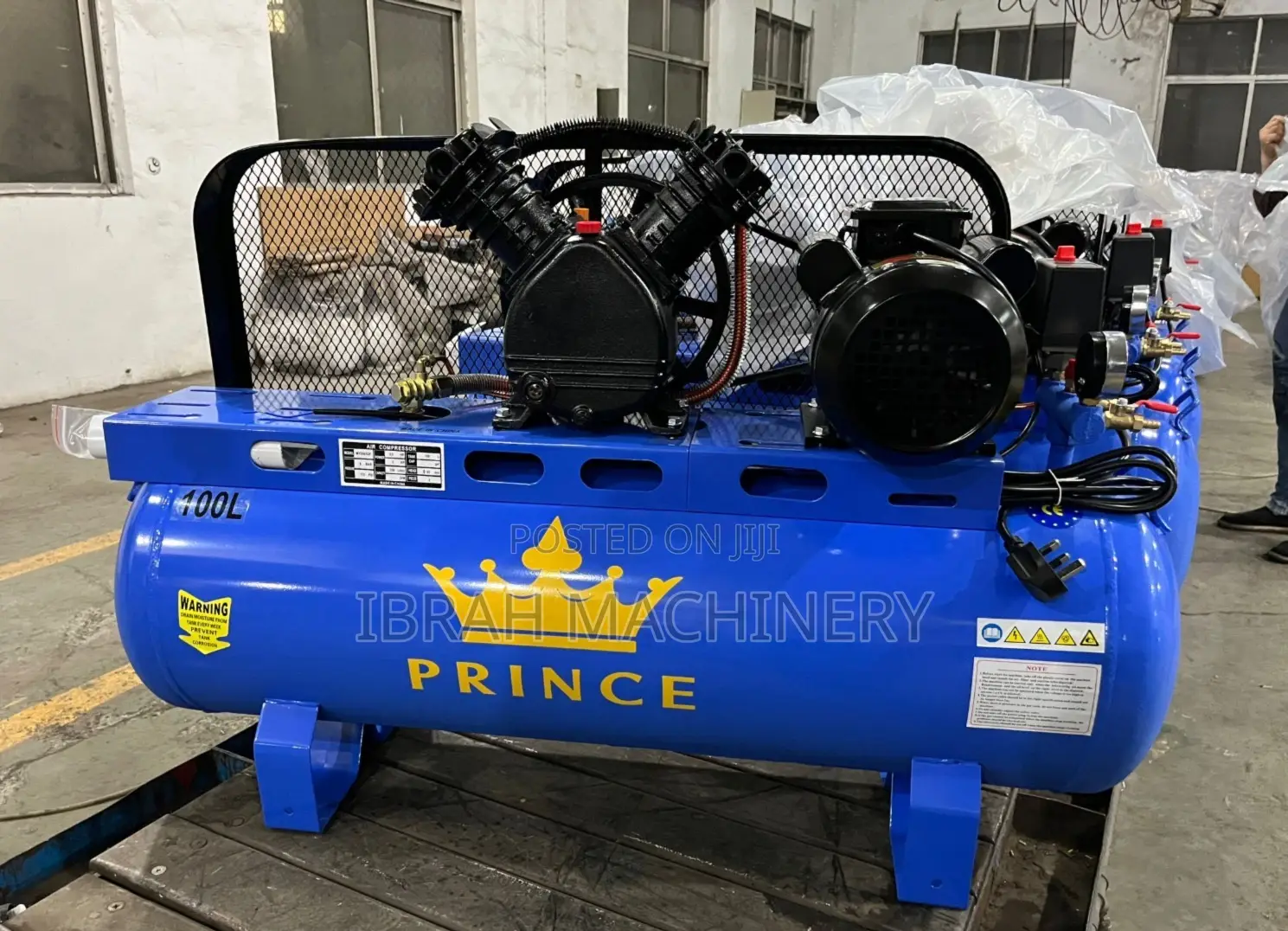 Air Compressor 100l Engine Space