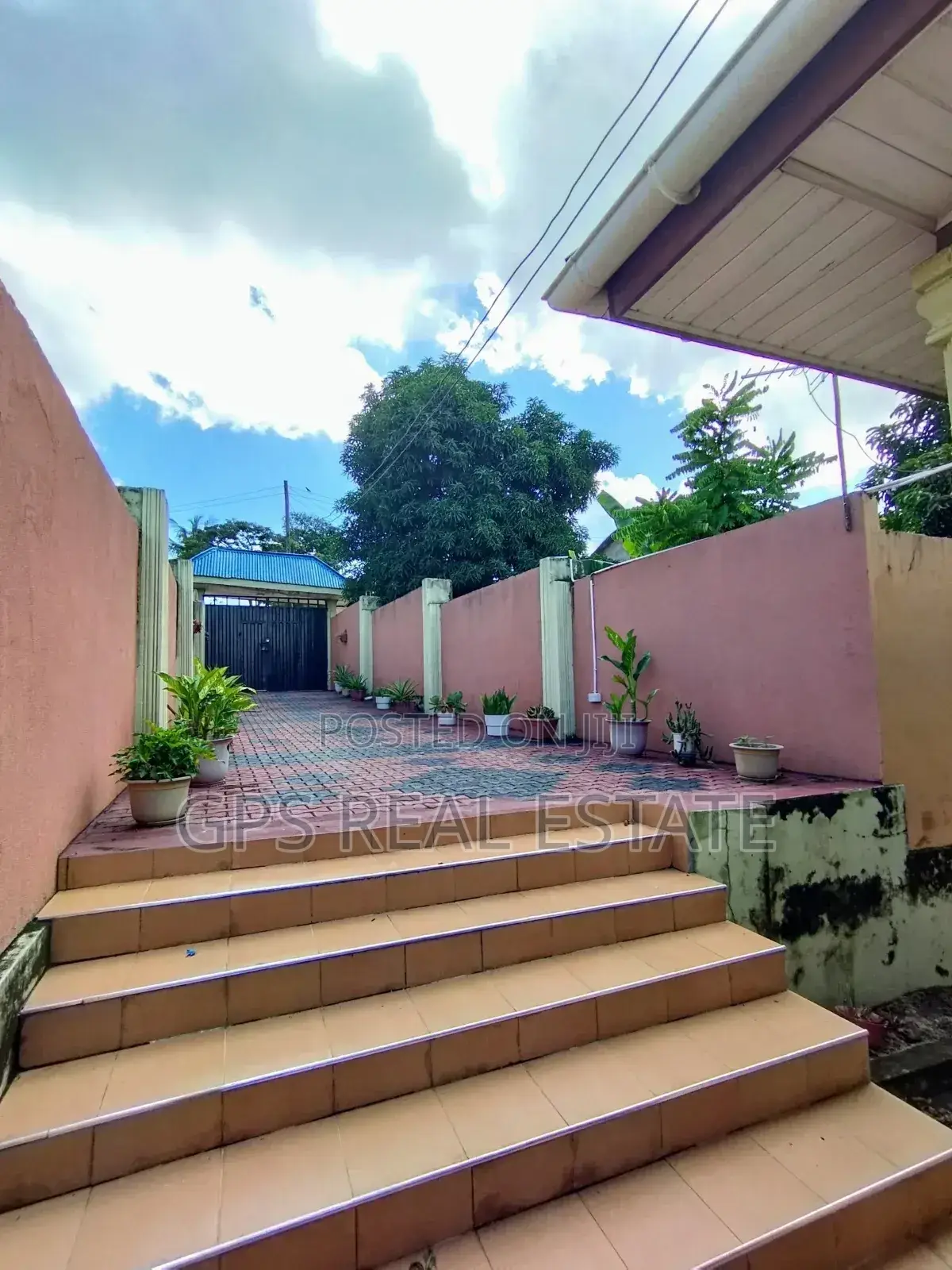 Furnished 6bdrm Apartment in Kitunda Bomba Mbili, Kinondoni for sale
