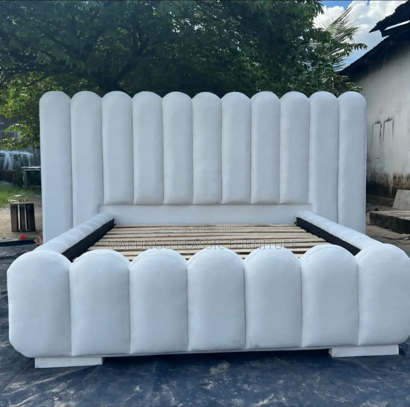 Luxurious Bedsofa Size 5/6