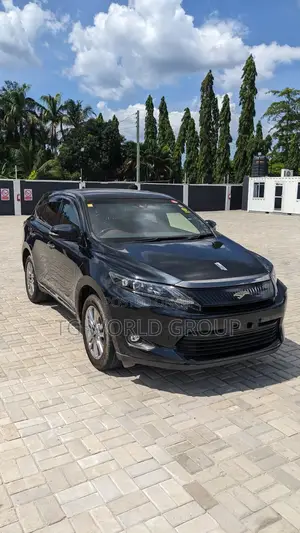 Toyota Harrier 2.0 2015 Black