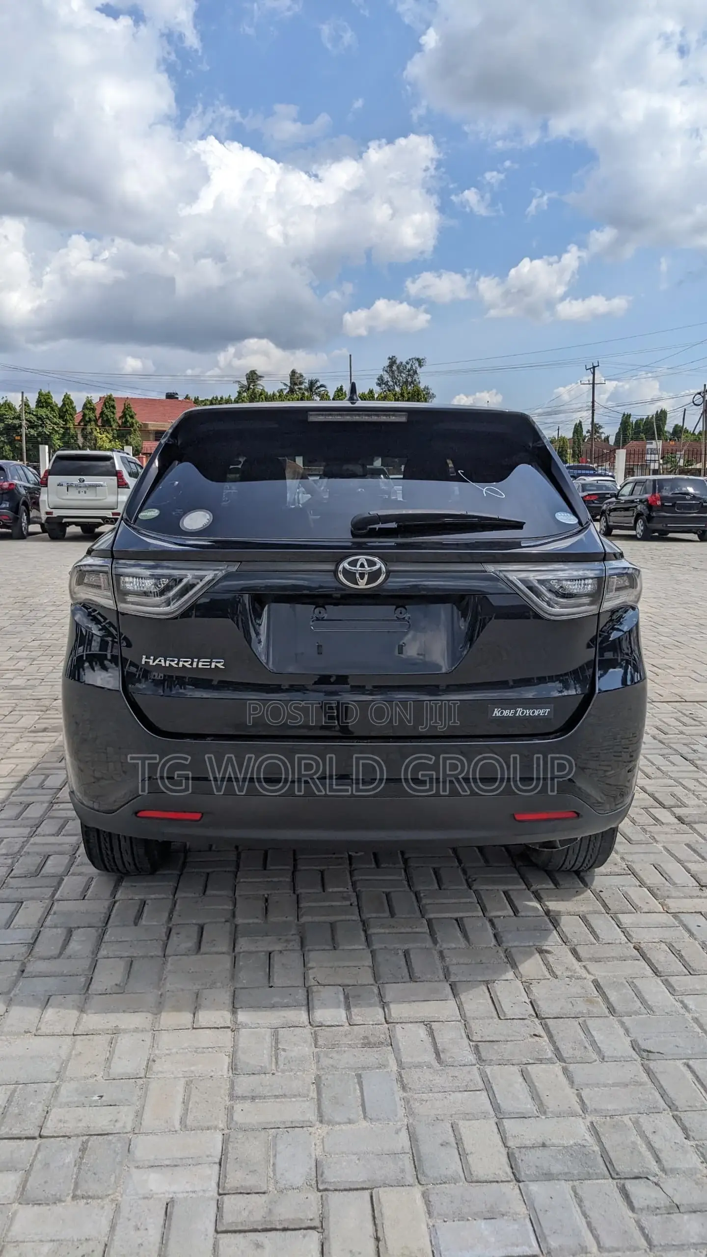 Toyota Harrier 2.0 2015 Black
