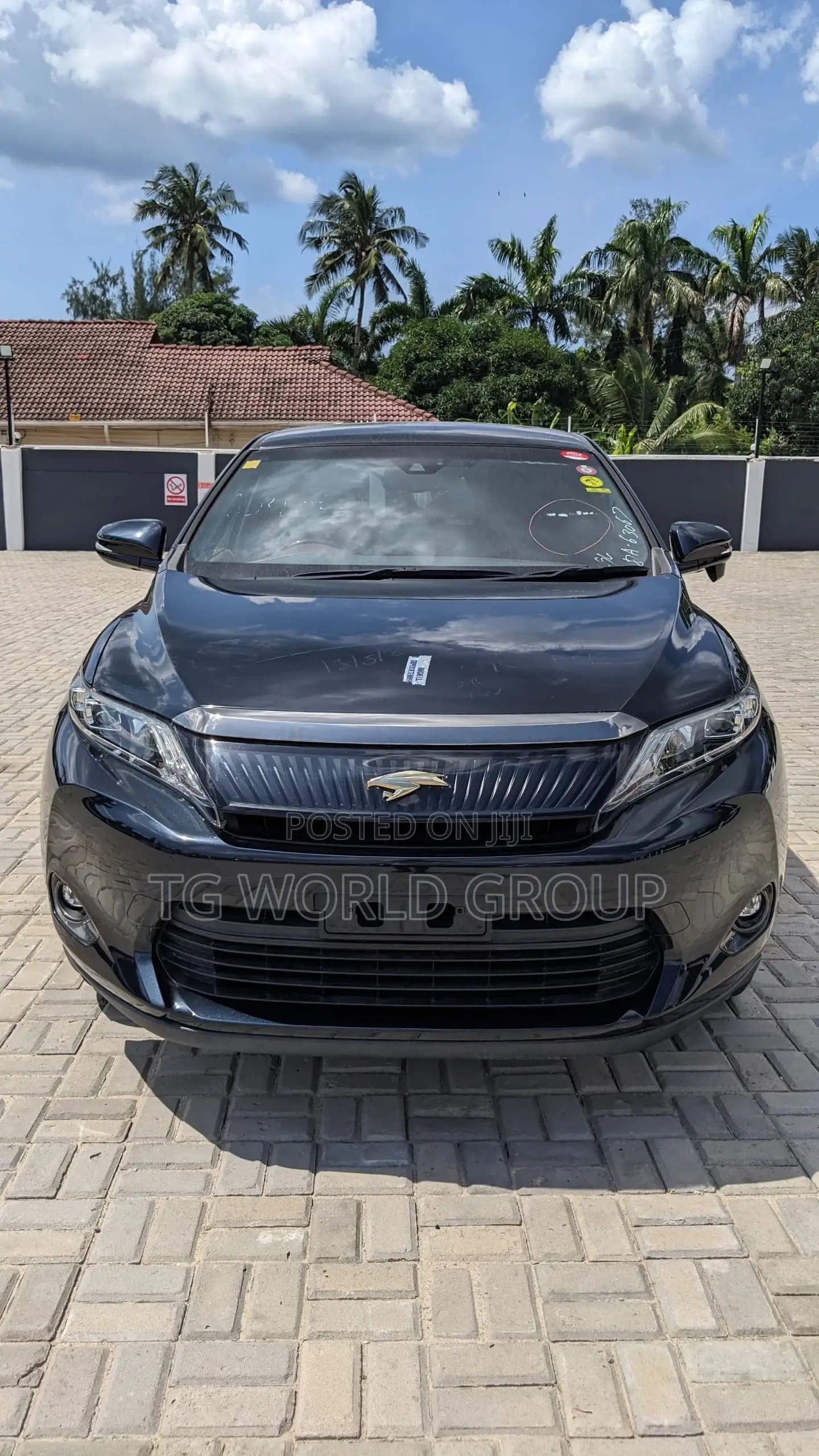 Toyota Harrier 2.0 2015 Black