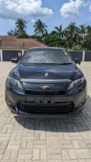 Toyota Harrier 2.0 2015 Black