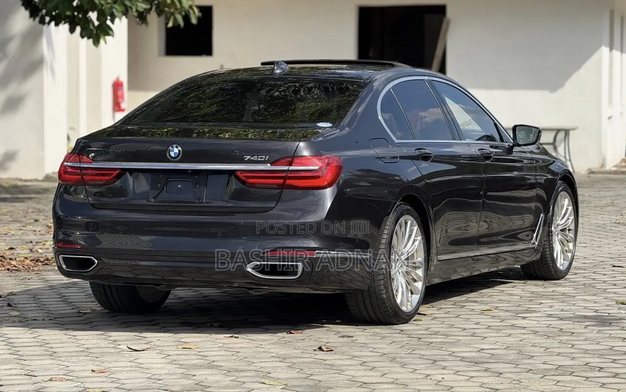 BMW 740 2016 Gray