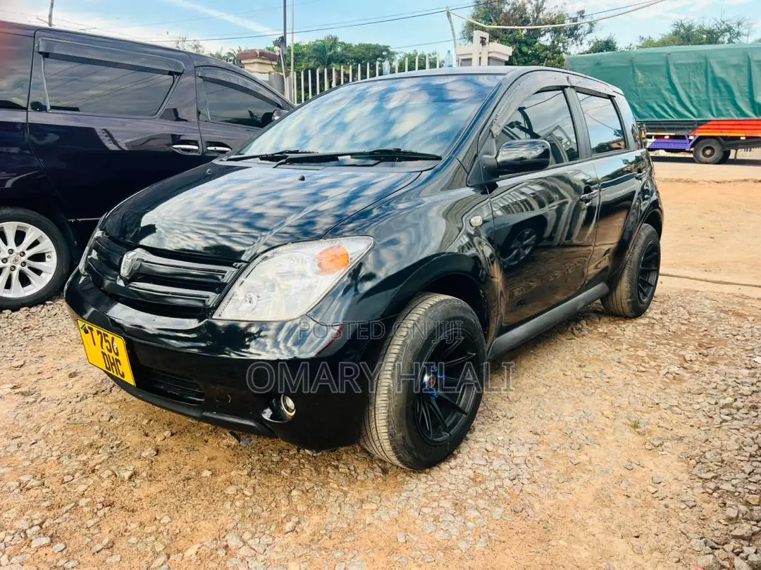 Toyota IST 2004 Black
