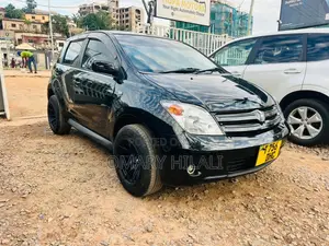 Toyota IST 2004 Black