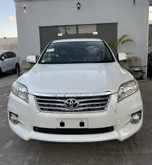 Toyota Vanguard 2011 Off white