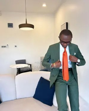 Suit With Discount/the Quality One
