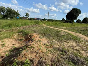 Eneo Lenye Ukubwa Wa SQMT 650 Linauzwa Lipo Kimere Bagamoyo