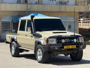 Toyota Land Cruiser 2019 Beige