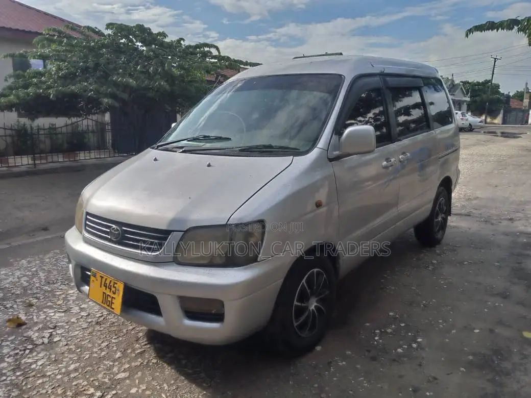 Toyota TownAce Noah 1999 Silver