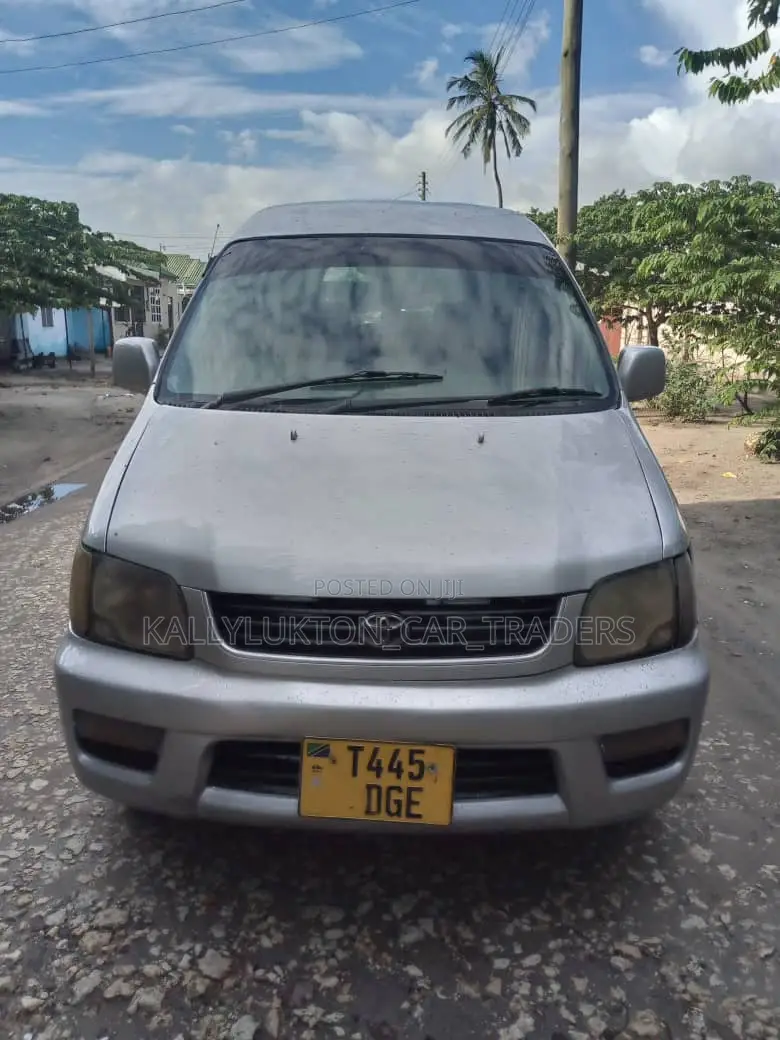 Toyota TownAce Noah 1999 Silver