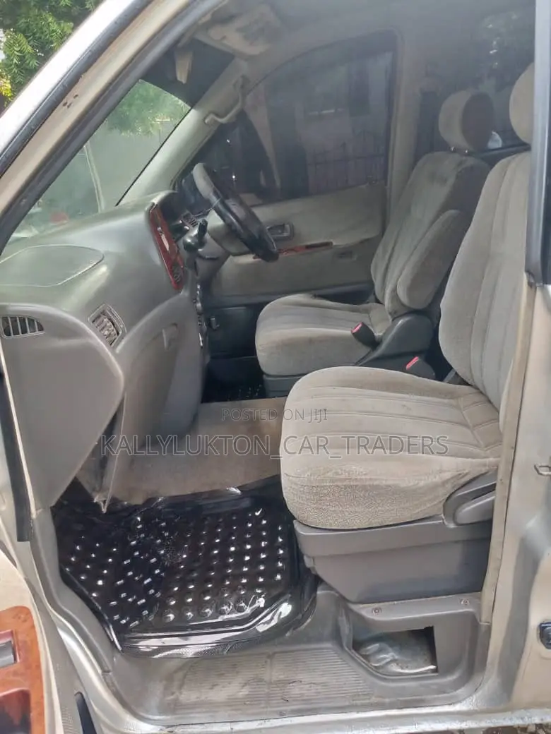 Toyota TownAce Noah 1999 Silver