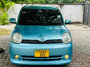 Toyota Sienta 2005 Blue
