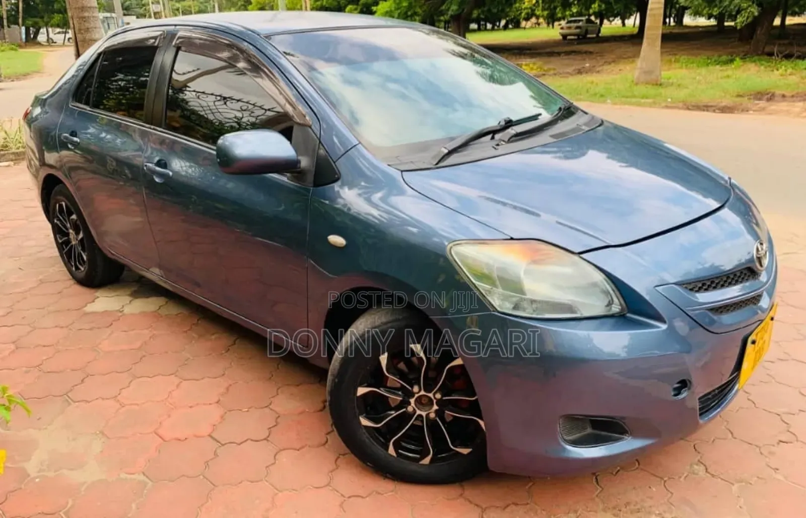 Toyota Belta 2005 Blue