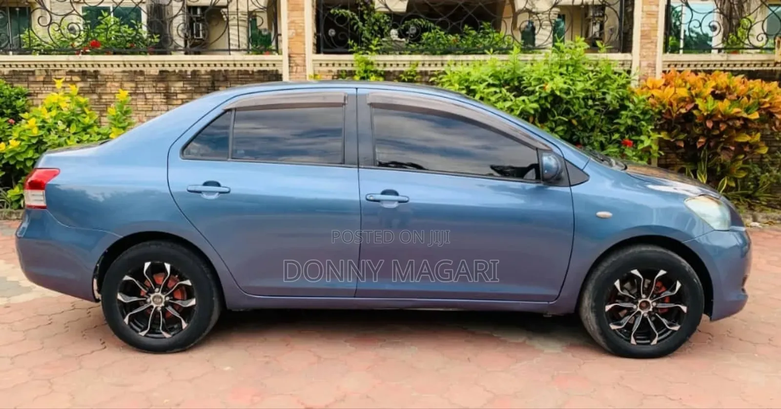 Toyota Belta 2005 Blue