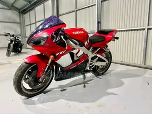 Yamaha 2015 Red