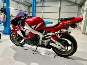 Yamaha 2015 Red