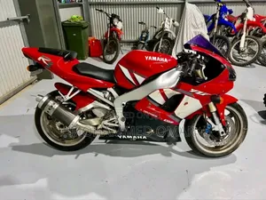 Yamaha 2015 Red