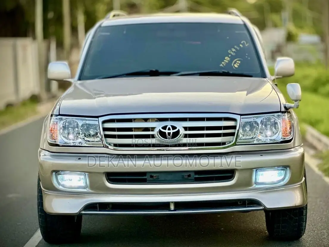 Toyota Land Cruiser HDJ 100 2000 Silver