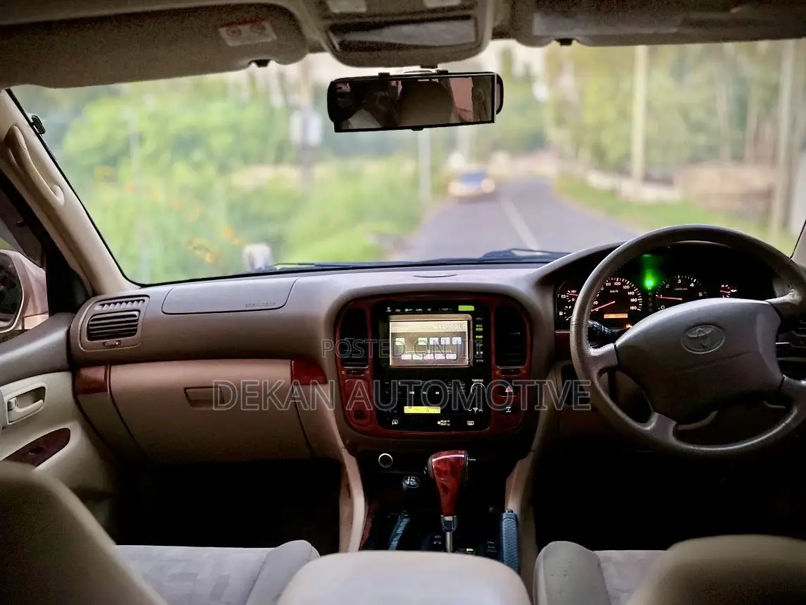 Toyota Land Cruiser HDJ 100 2000 Silver