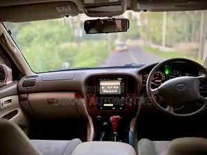 Toyota Land Cruiser HDJ 100 2000 Silver