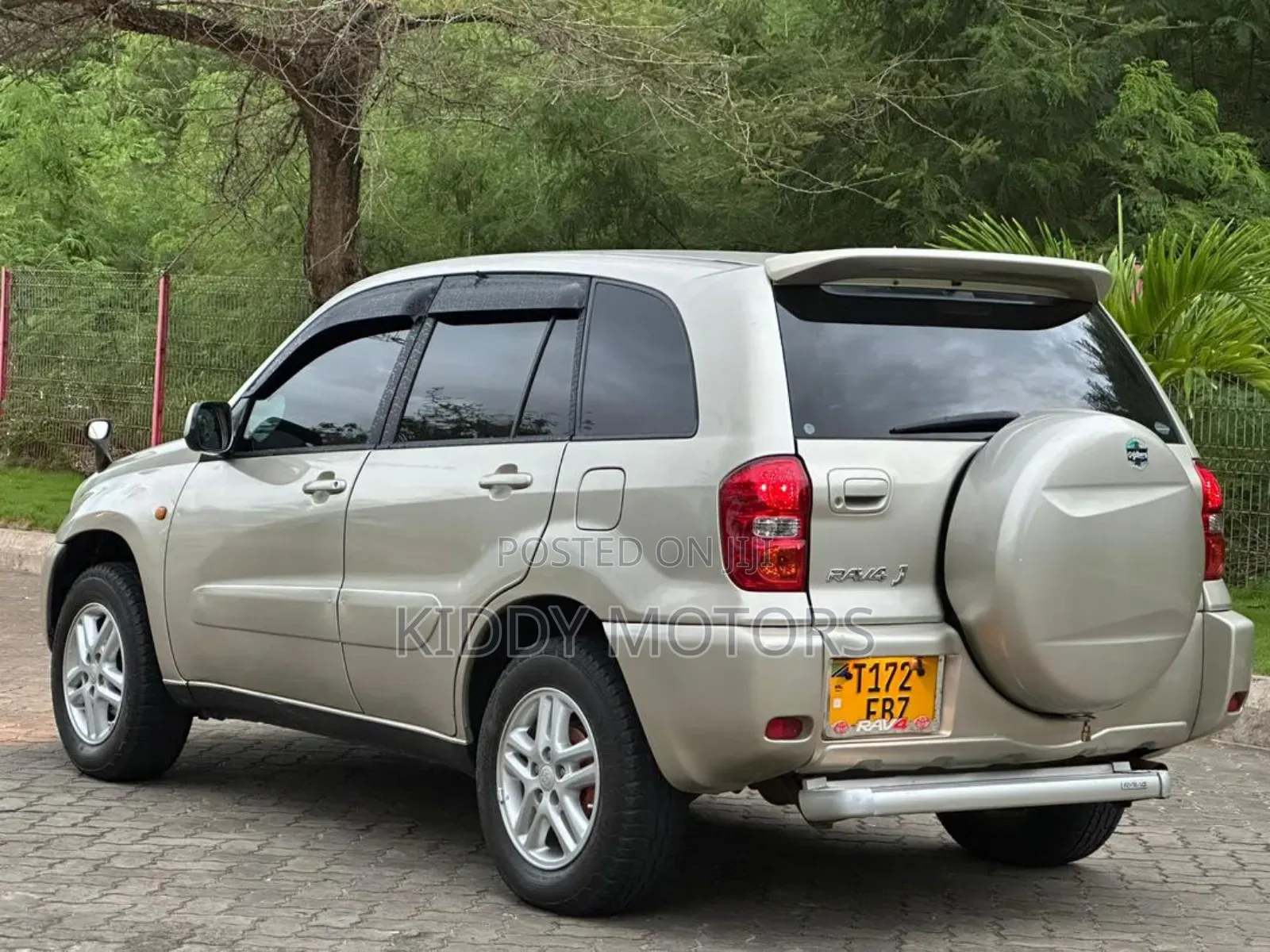 Toyota RAV4 2005 Gold