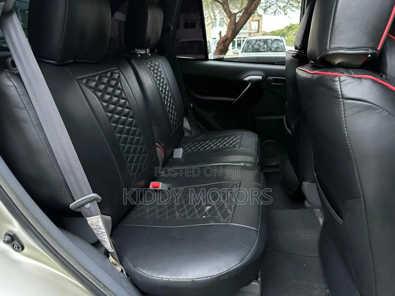 Toyota RAV4 2005 Gold