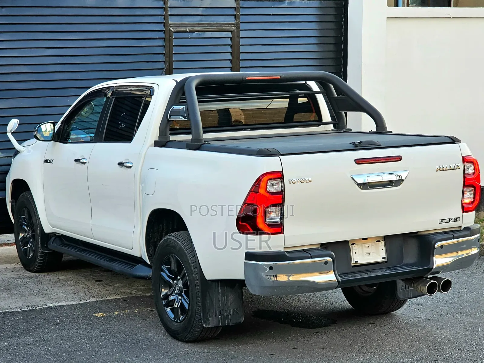 Toyota Hilux 2021 White