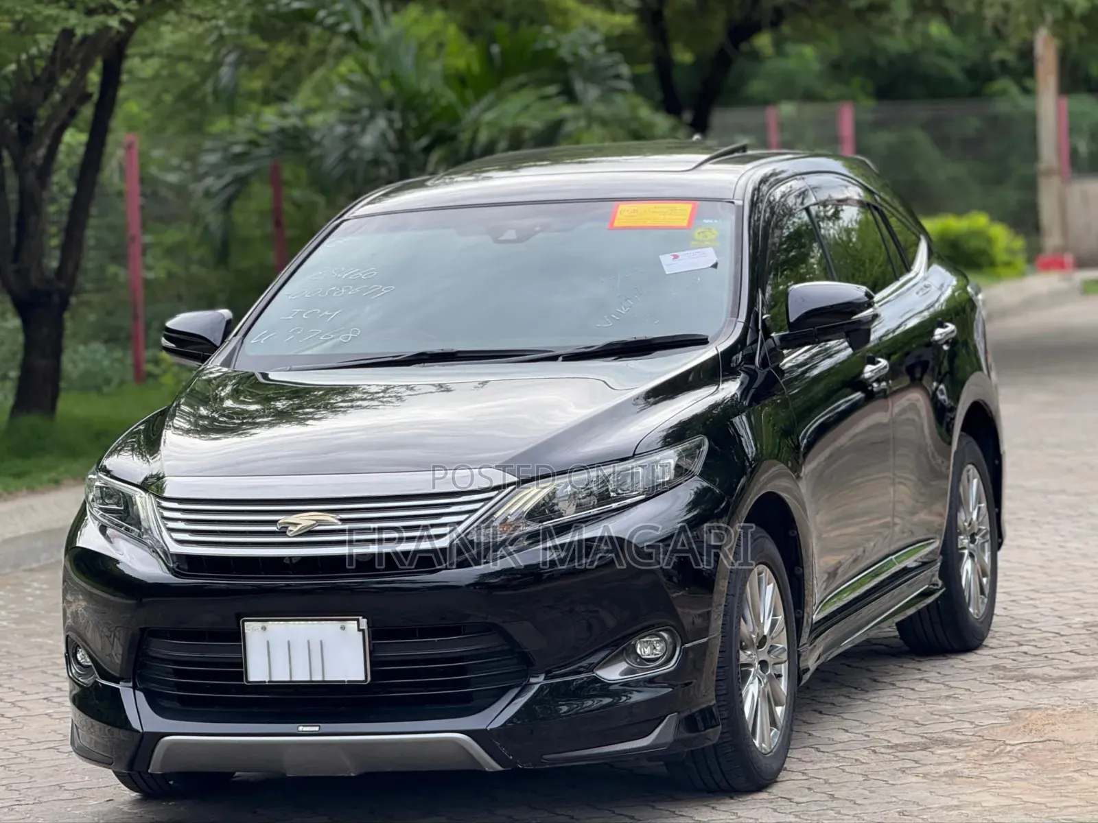Toyota Harrier 2.0 2015 Black