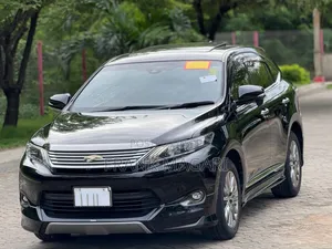 Toyota Harrier 2.0 2015 Black