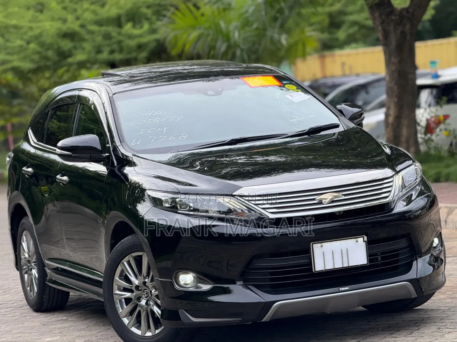 Toyota Harrier 2.0 2015 Black