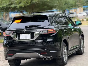 Toyota Harrier 2.0 2015 Black