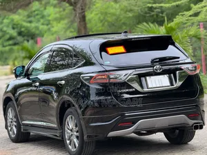 Toyota Harrier 2.0 2015 Black